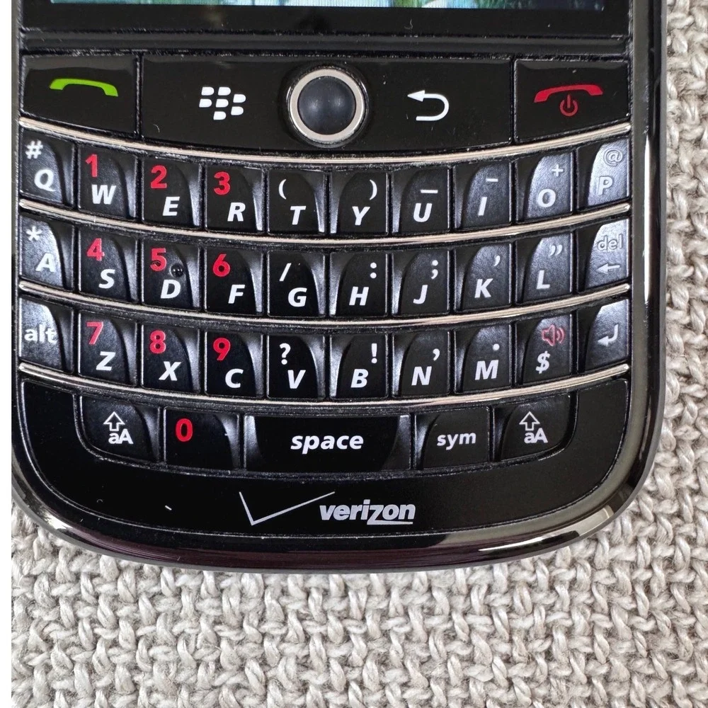 Vintage BlackBerry Tour 9630 Verizon Smartphone Bundle‎ Box Accessories